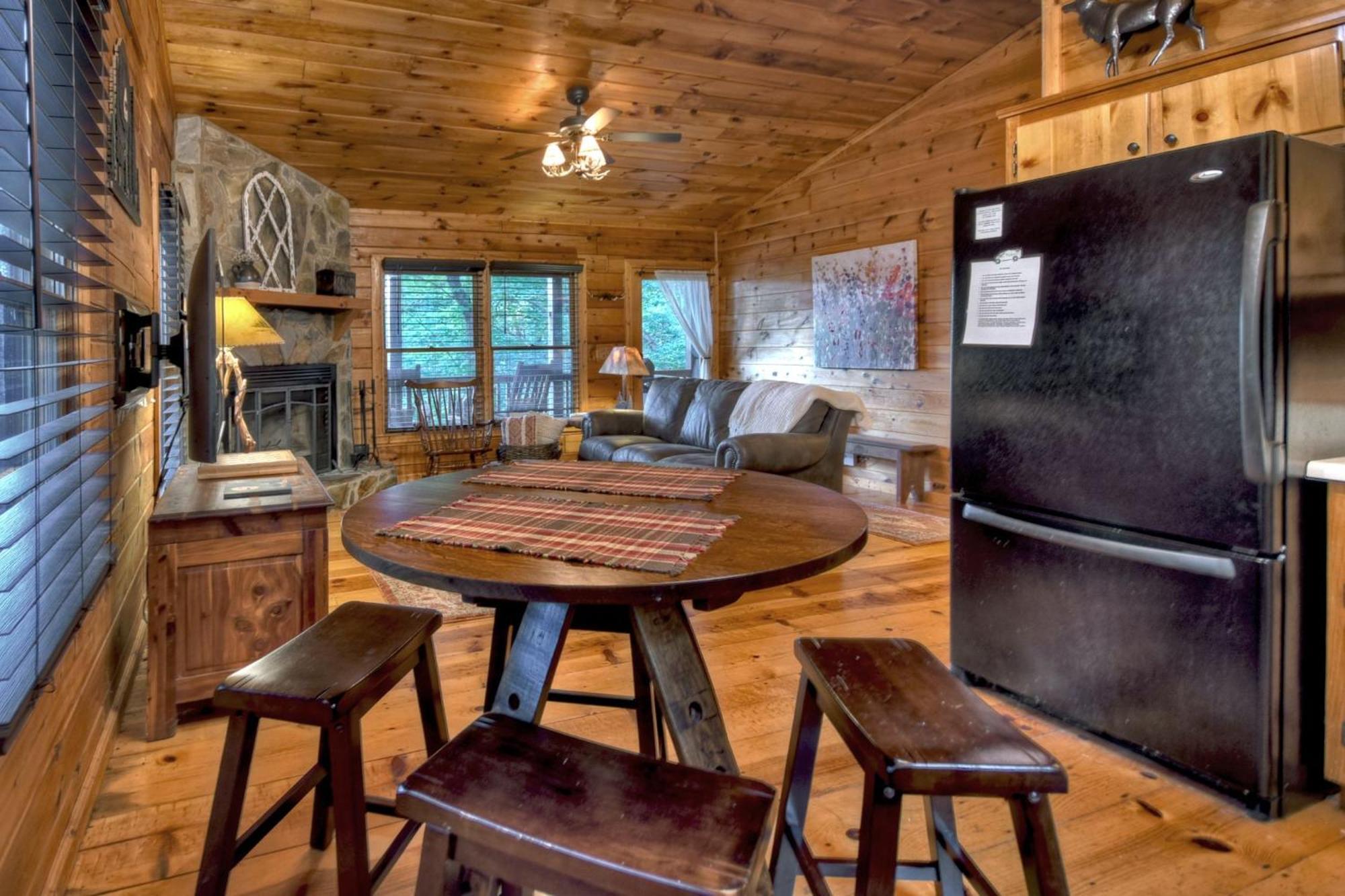 Bearfoot Ridge Wood-Burning Fireplace Cozy Hot Tub Serene Views Ellijay Esterno foto