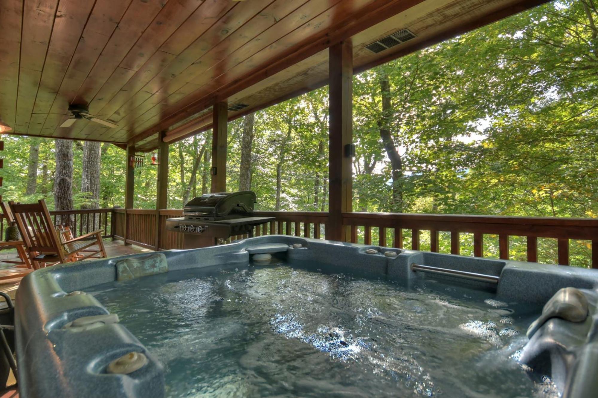 Bearfoot Ridge Wood-Burning Fireplace Cozy Hot Tub Serene Views Ellijay Esterno foto